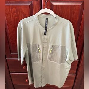Lululemon Water-Repellent Hiking Short Sleeve Shirt In Laurel Green Men’s Size L